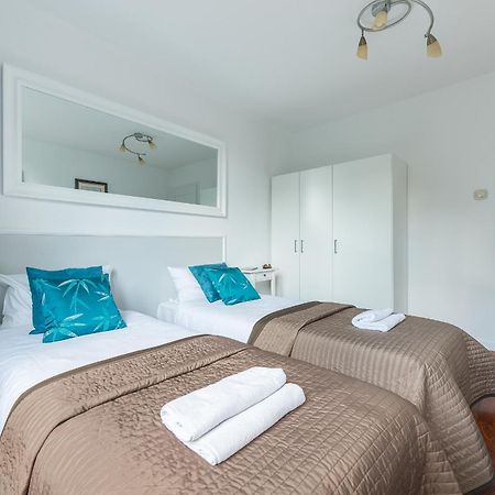 Unitapartament Short Rent Apartment In Warsaw By Metro Station Rondo Onz Apart With 3Bedrooms 22 외부 사진