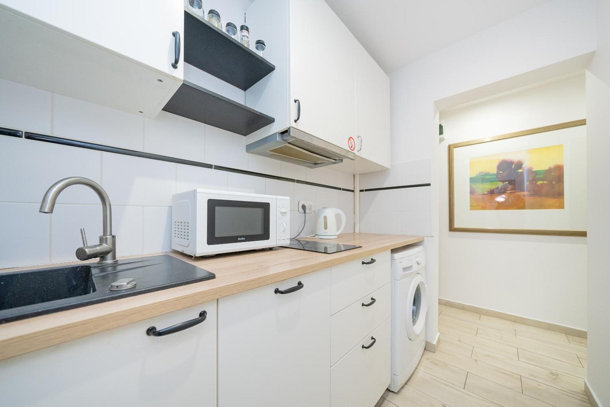 Unitapartament Short Rent Apartment In Warsaw By Metro Station Rondo Onz Apart With 3Bedrooms 22 외부 사진