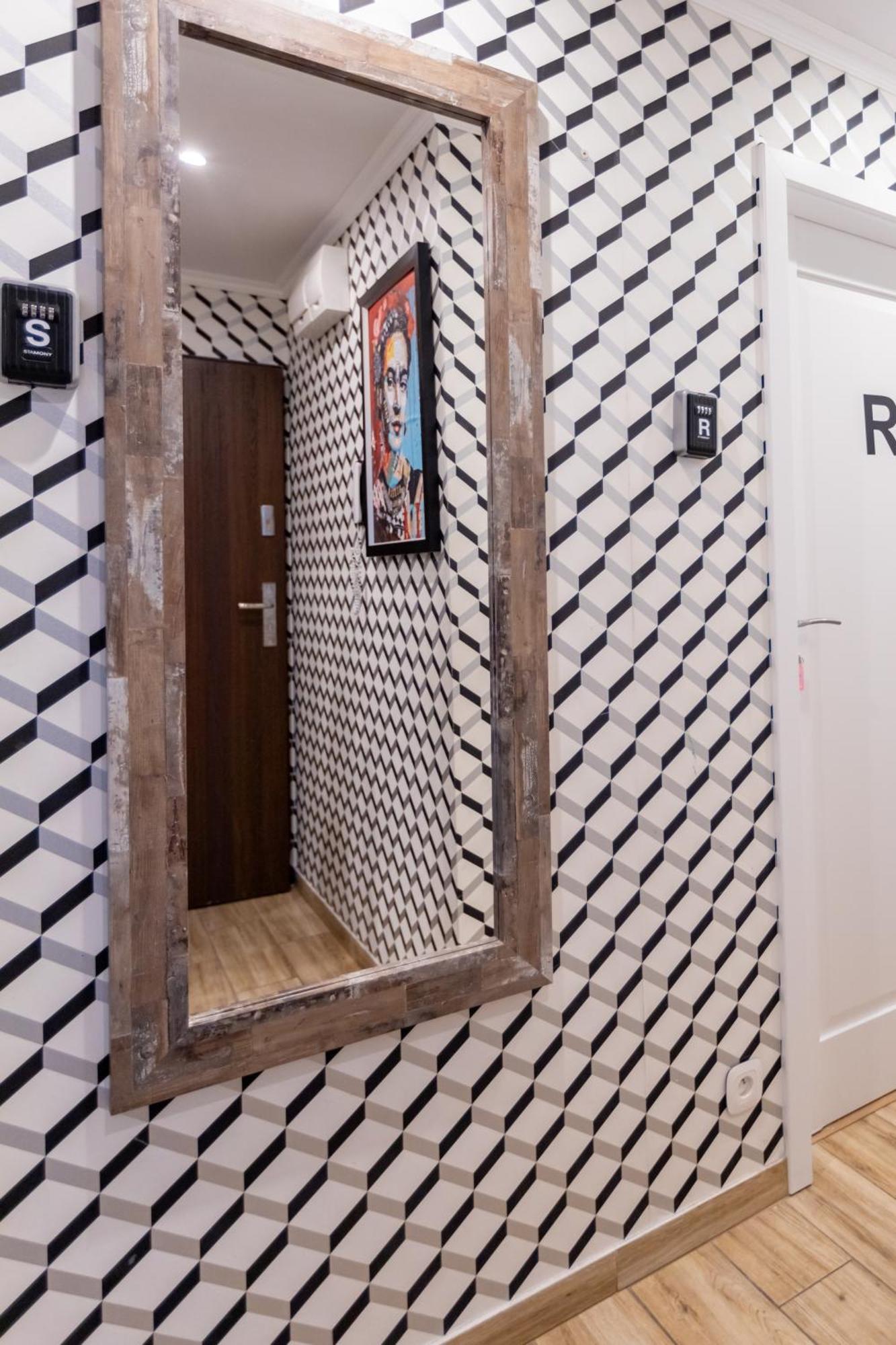 Unitapartament Short Rent Apartment In Warsaw By Metro Station Rondo Onz Apart With 3Bedrooms 22 외부 사진
