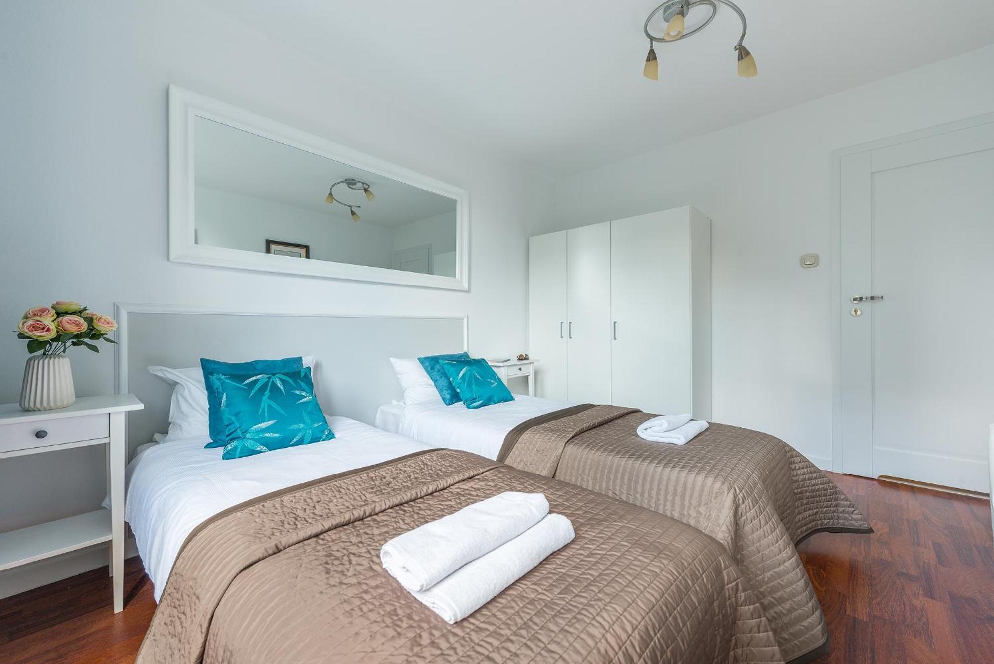 Unitapartament Short Rent Apartment In Warsaw By Metro Station Rondo Onz Apart With 3Bedrooms 22 외부 사진