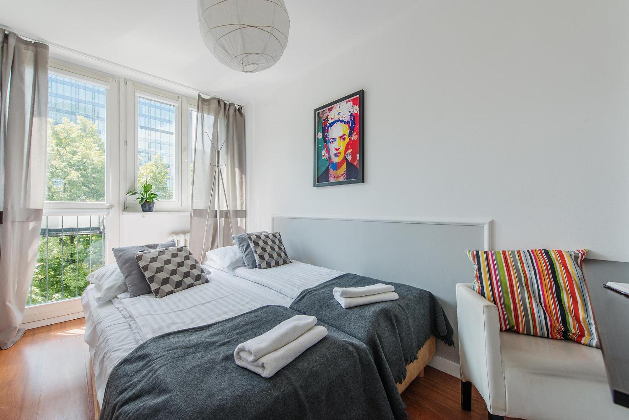 Unitapartament Short Rent Apartment In Warsaw By Metro Station Rondo Onz Apart With 3Bedrooms 22 외부 사진