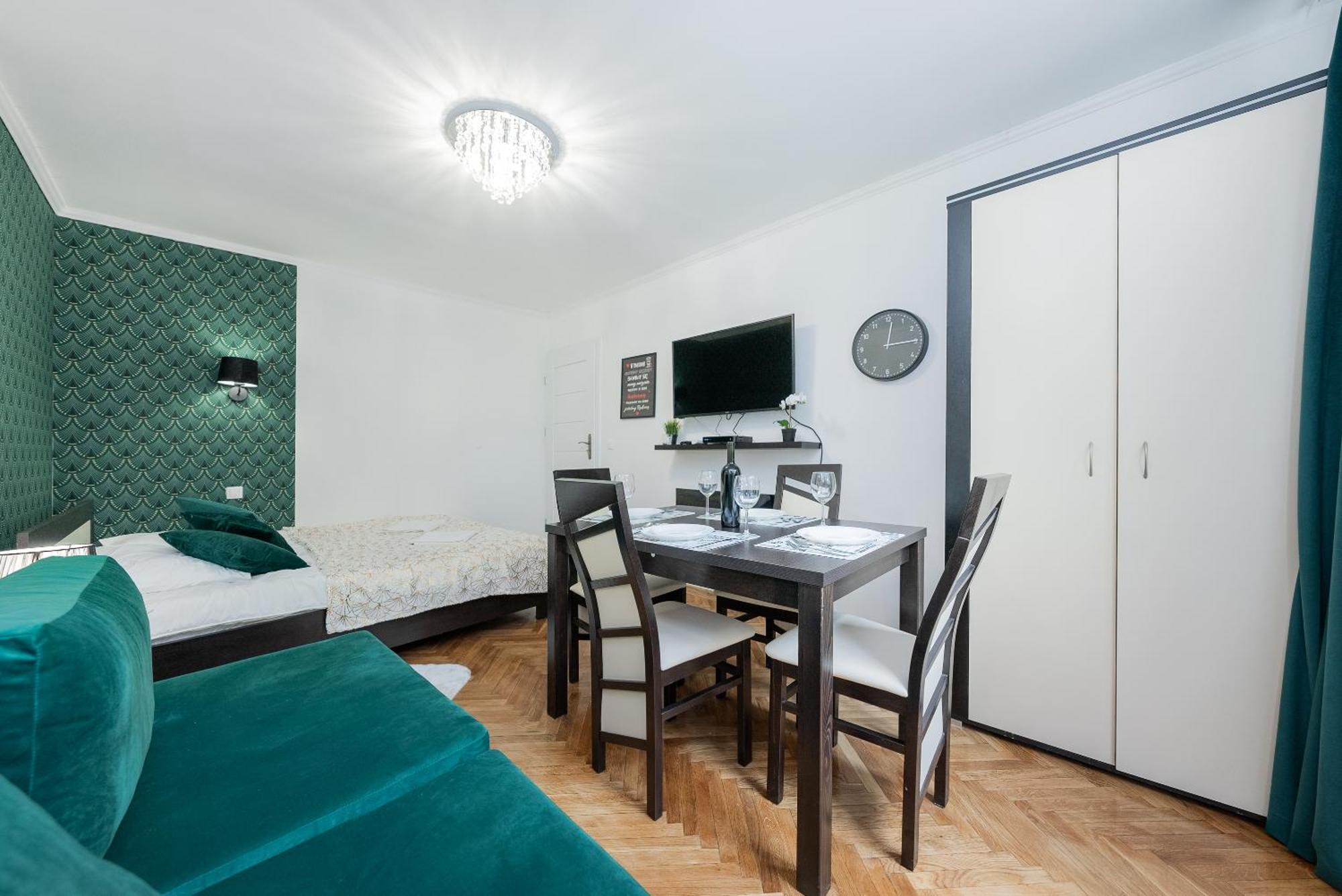Unitapartament Short Rent Apartment In Warsaw By Metro Station Rondo Onz Apart With 3Bedrooms 22 외부 사진
